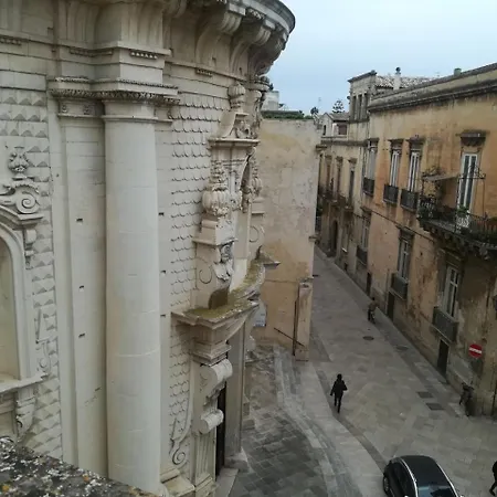 Dimora Dell'artista 住宿加早餐酒店