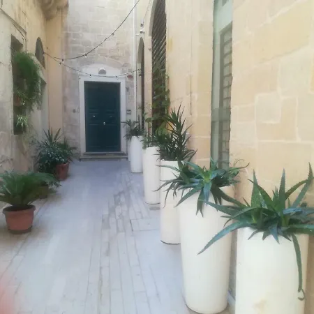 Bed & Breakfast Dimora Dell'artista 3*