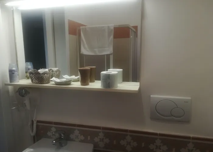 לינה וארוחת בוקר Dimora Dell'artista לצ'ה