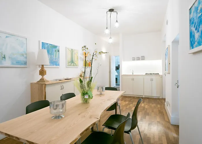 לינה וארוחת בוקר Dimora Dell'artista לצ'ה